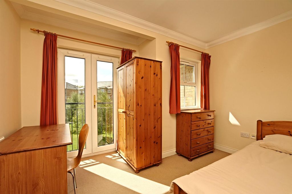 Property photo 3 of 6