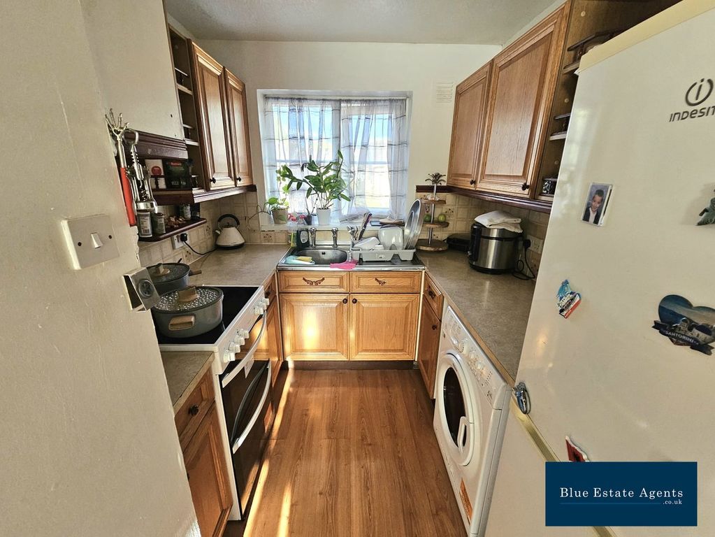 Property photo 3 of 5 Kitchen