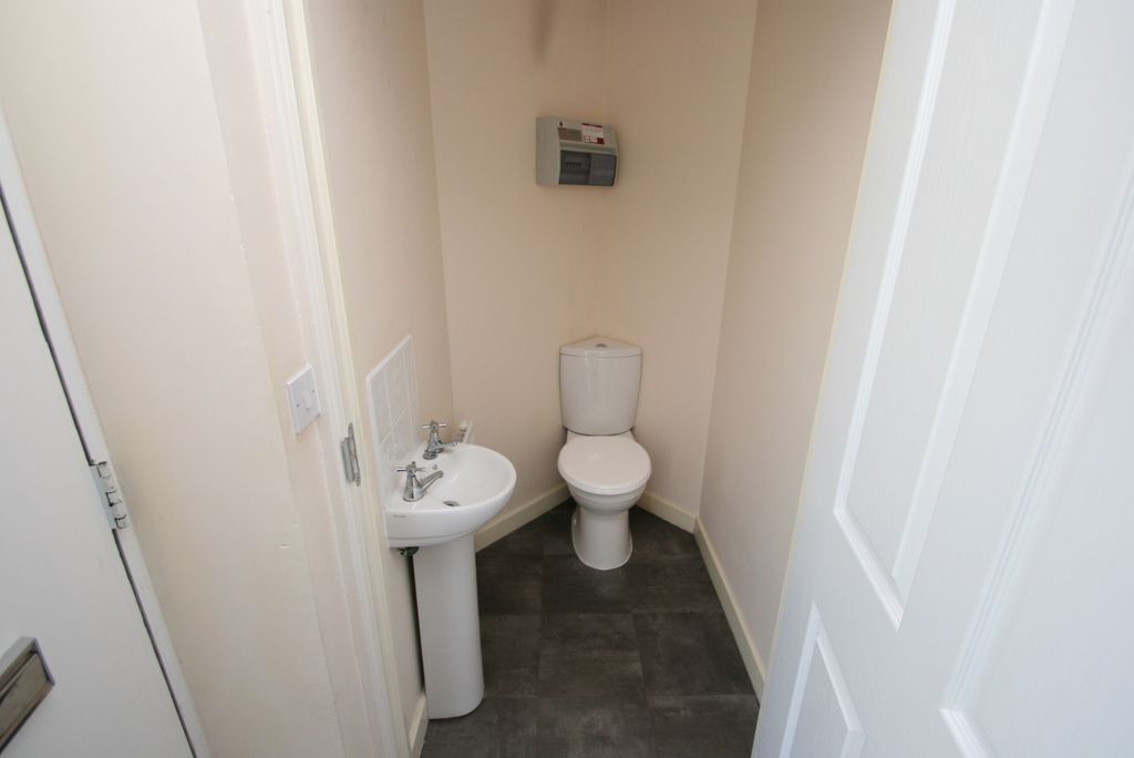 Property photo 3 of 9 WC.Jpg