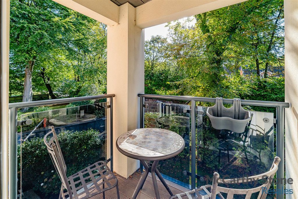 Property photo 1 of 25 8664611-Interior06.Jpg