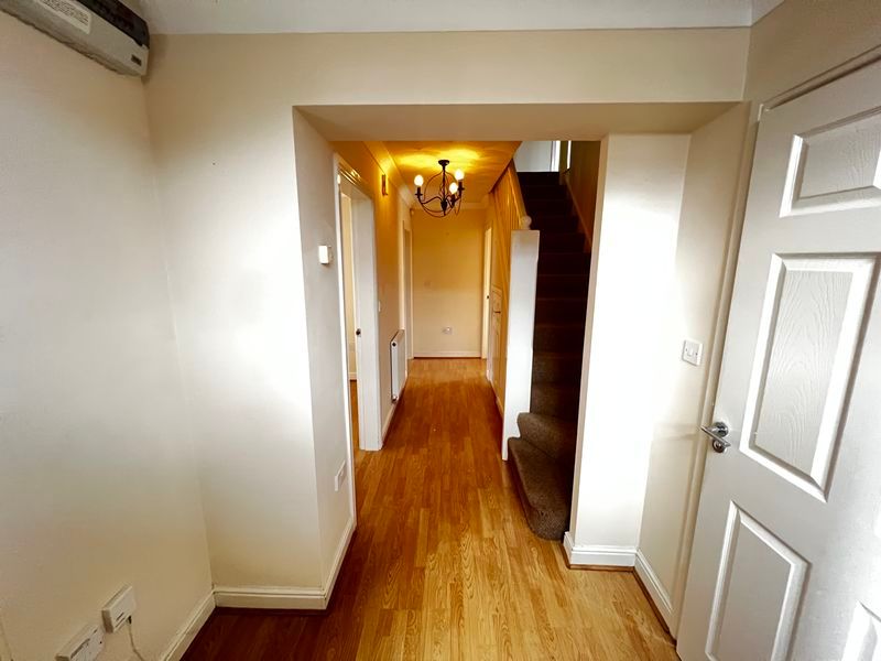 Property photo 2 of 23 Photo 4