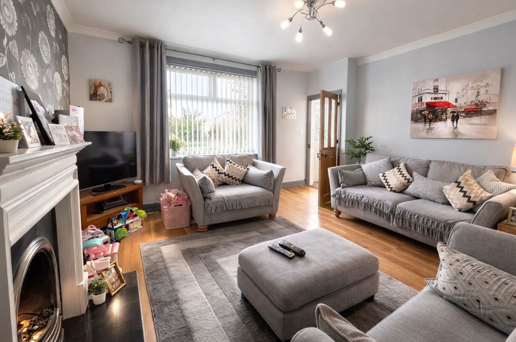 Property photo 3 of 10 Photo 3