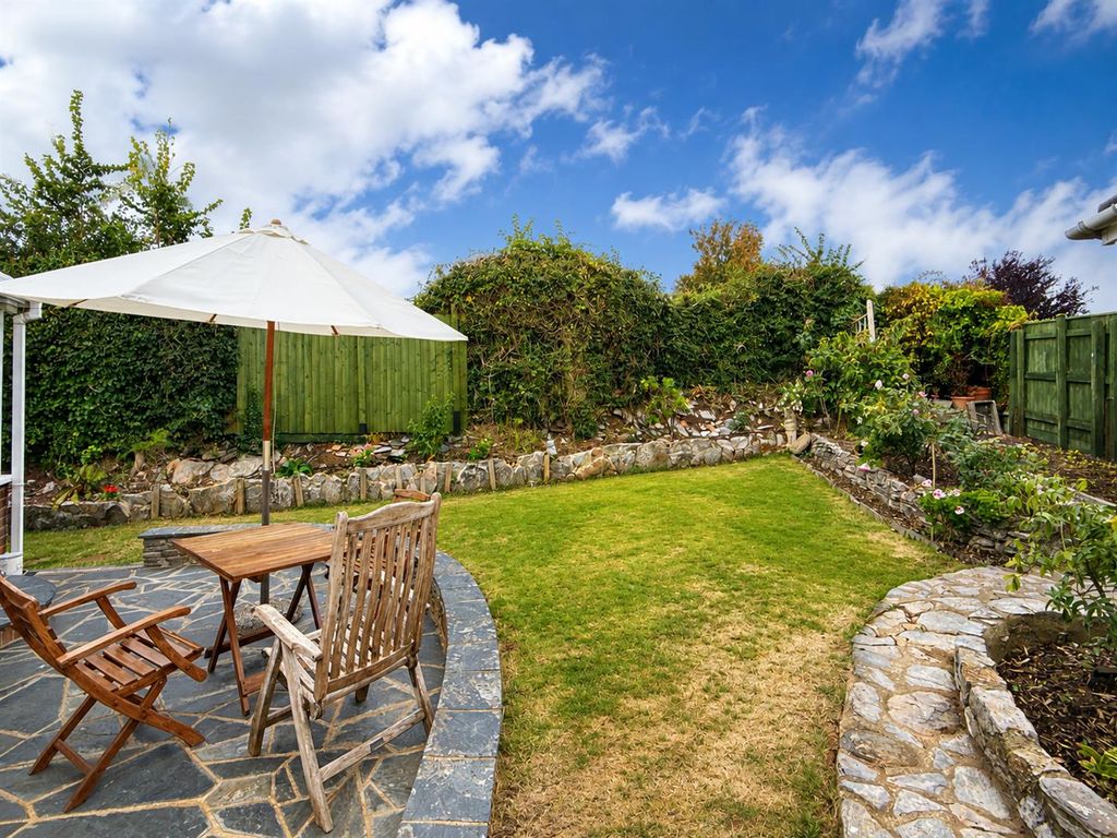 Property photo 3 of 16 Lawn Area.Png