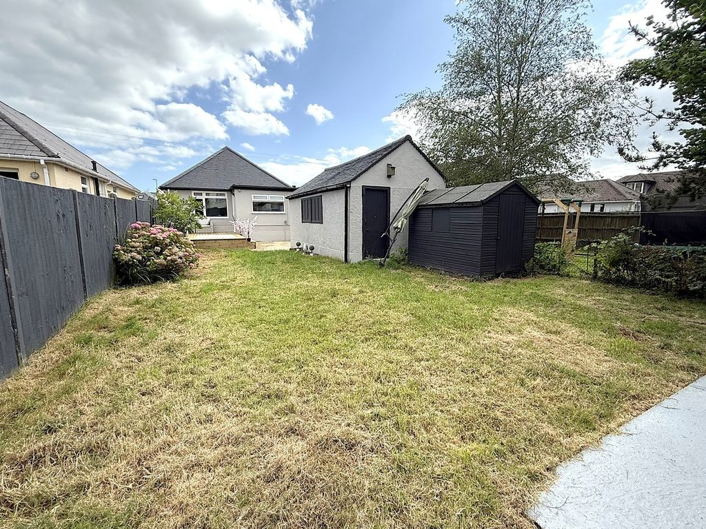 Property photo 2 of 25
