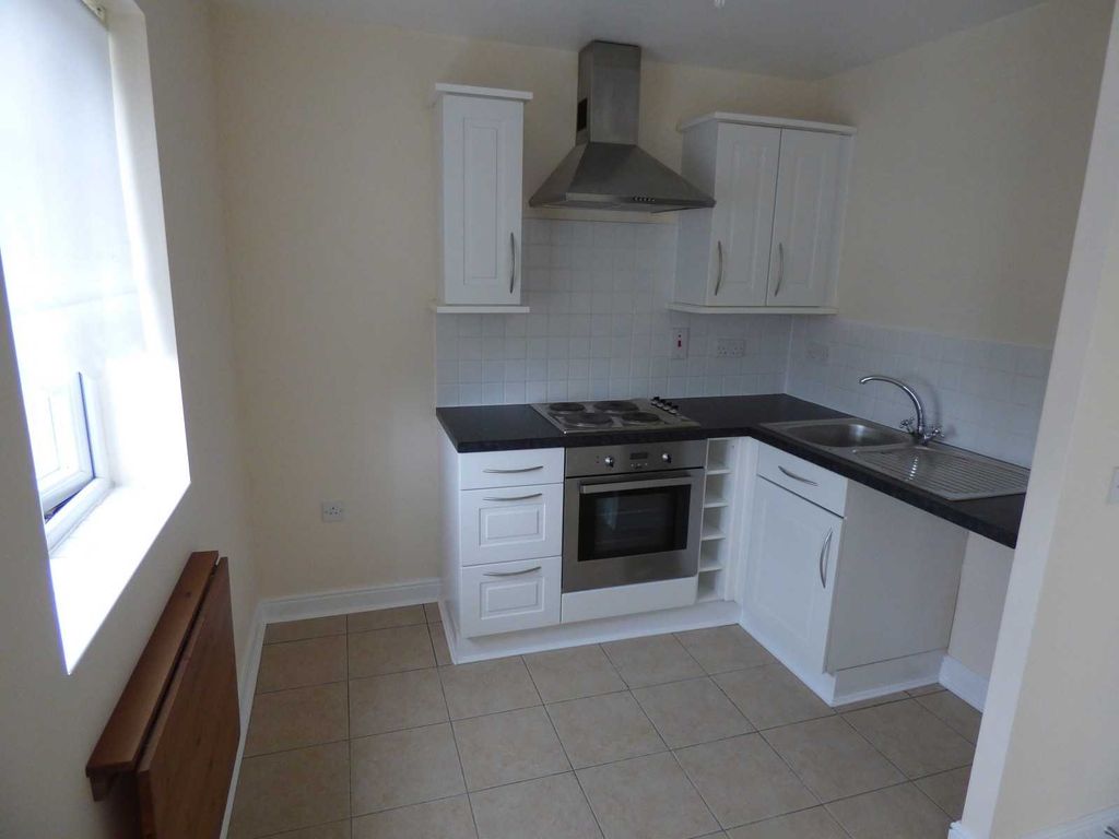 Property photo 3 of 6 Kitchen