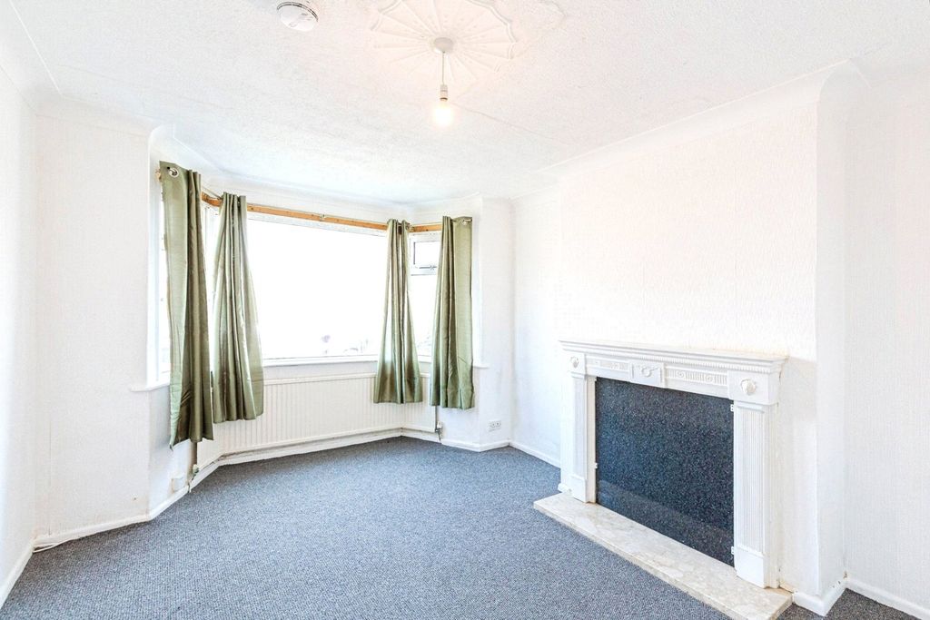 Property photo 2 of 18 Photo