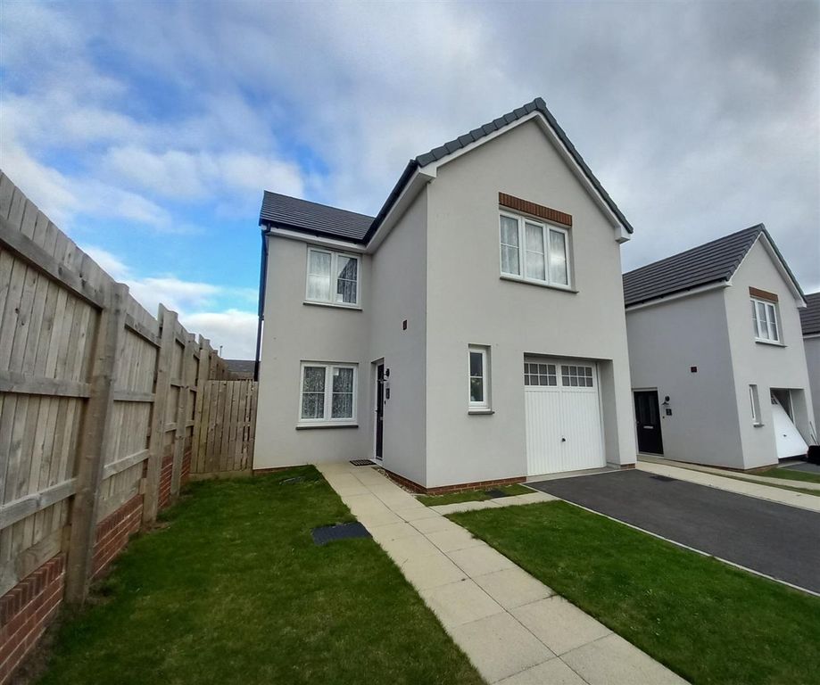 Property photo 1 of 12 1 Curlew Drive Front.Jpg