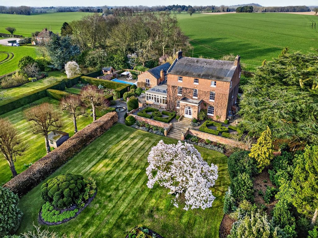 Property photo 1 of 28 Picture No. 12