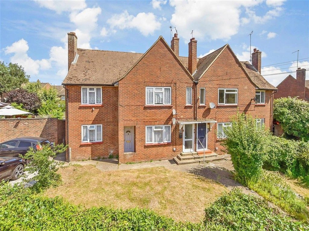 Property photo 3 of 7 Web External