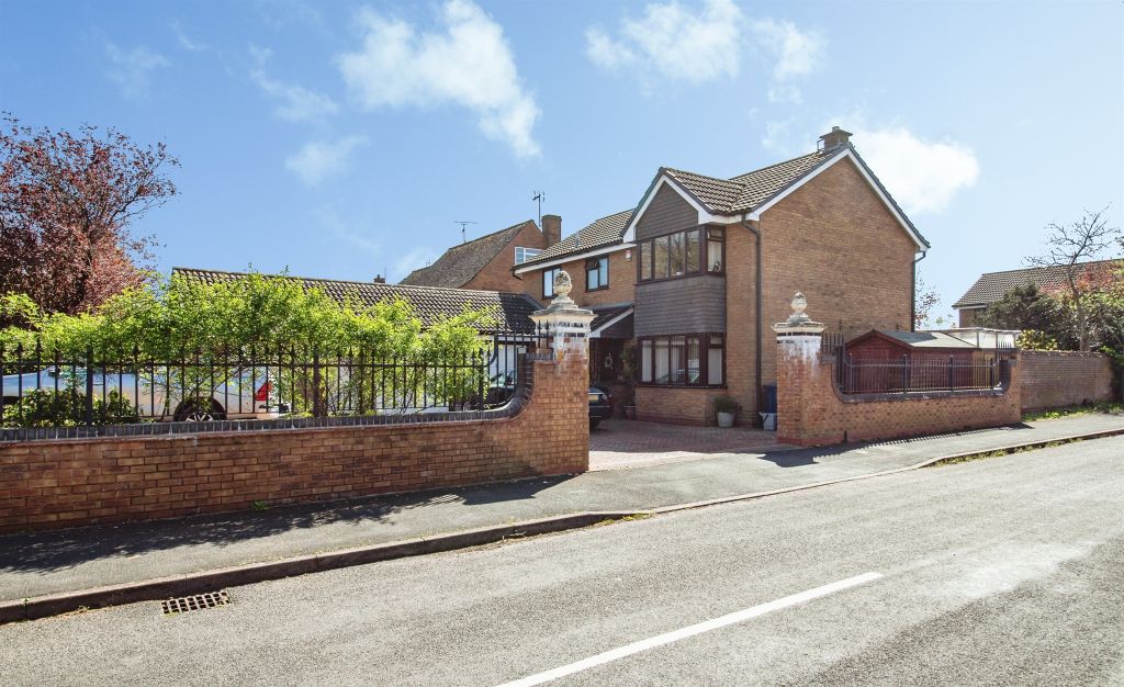 Property photo 1 of 18