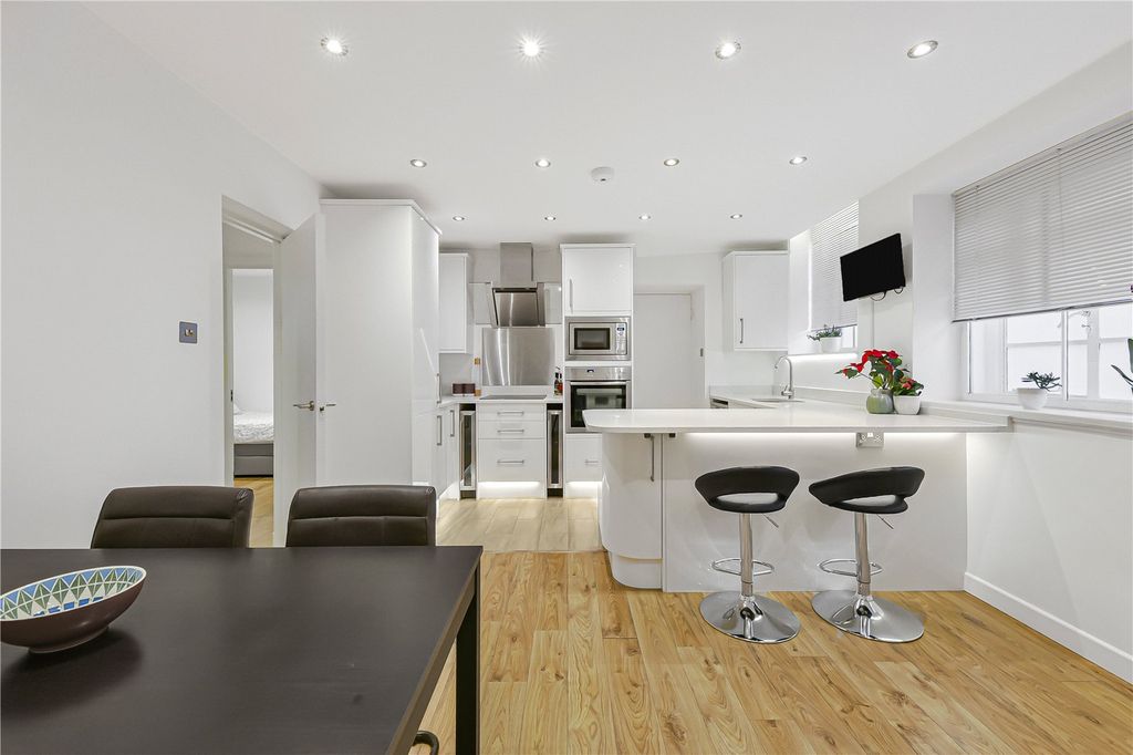 Property photo 3 of 14 Picture No. 18