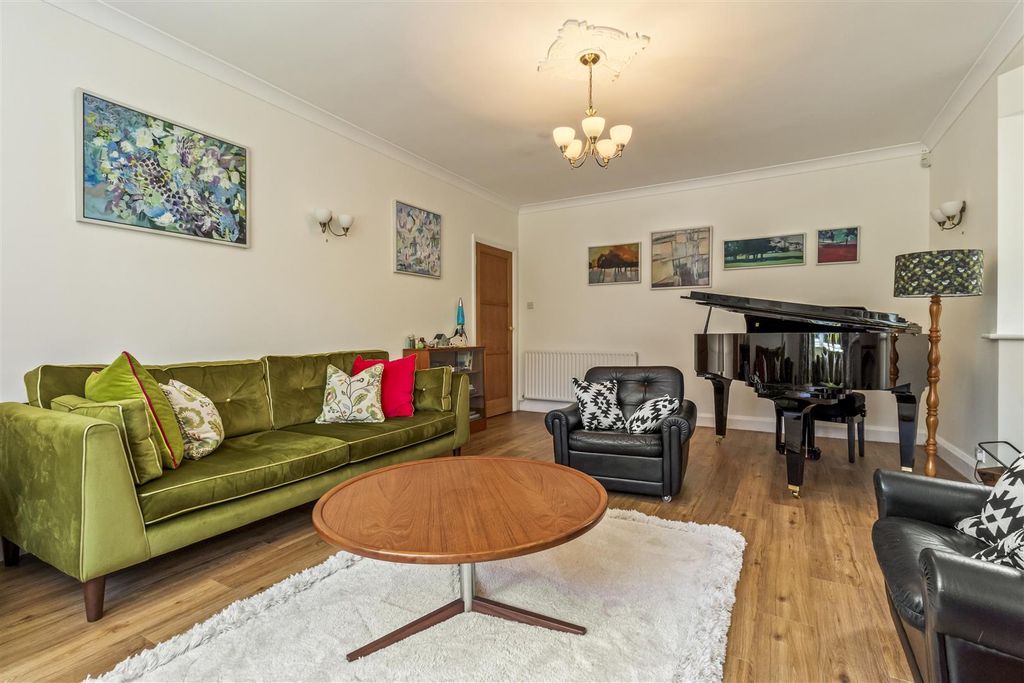 Property photo 3 of 27 4 West Park Lane-019.Jpg