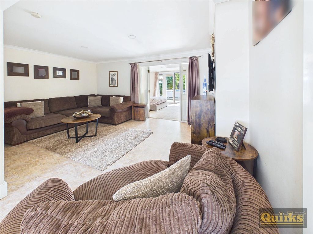 Property photo 2 of 15 Cam02342G0-Pr0210-Still004.Jpg