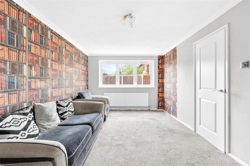 Property photo 3 of 24 4