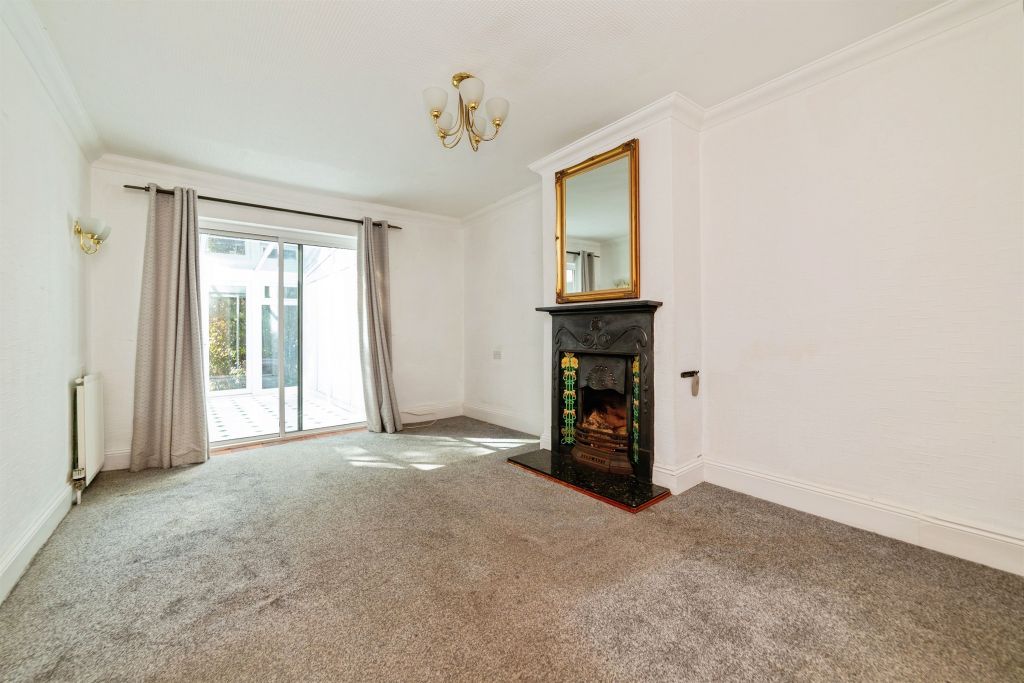 Property photo 2 of 25