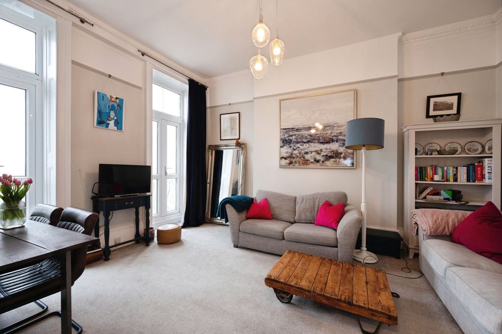 Property photo 3 of 15 Pbox-Img.Jpg