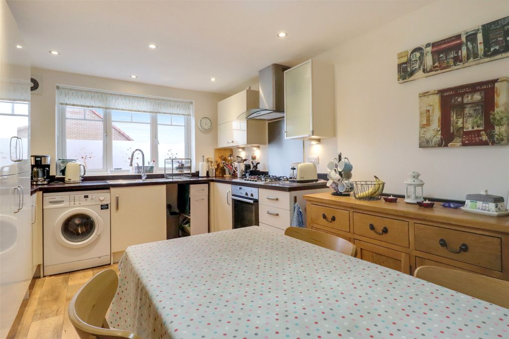 Property photo 3 of 28 Picture No. 06