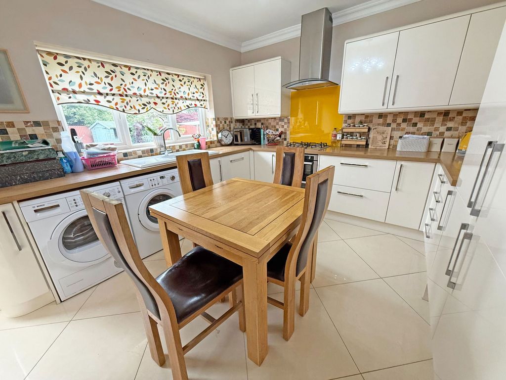 Property photo 3 of 26