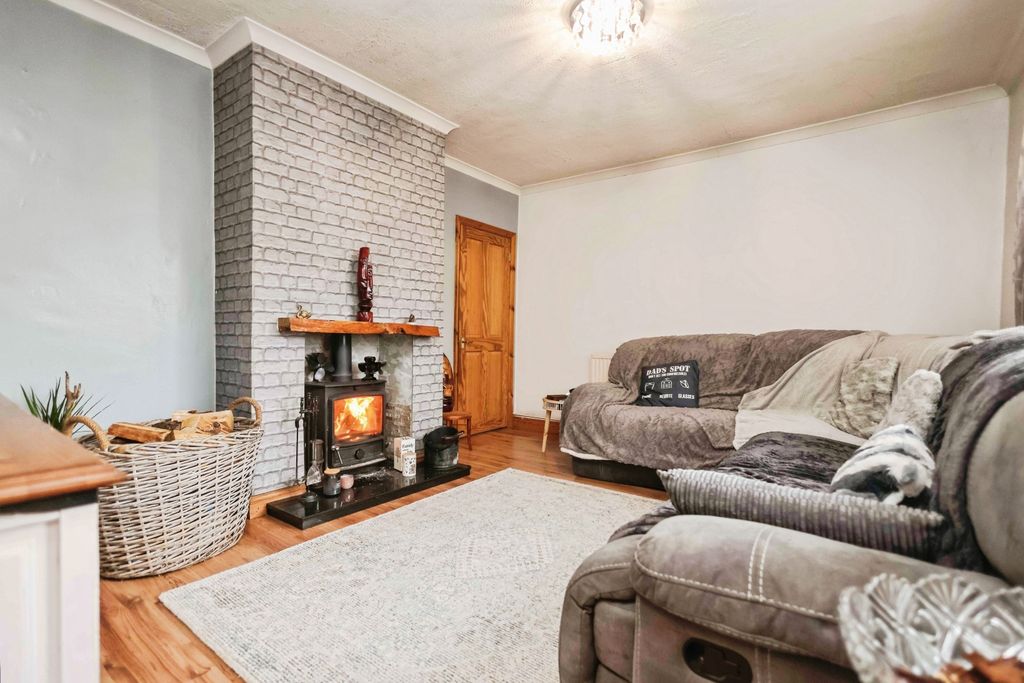 Property photo 2 of 20 Woodwardroadwoodwardroadpershorewr101Lw-32