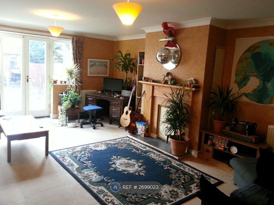 Property photo 2 of 10 Lounge 1