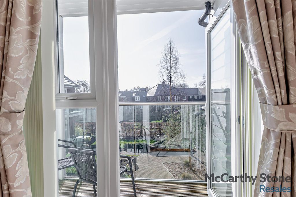 Property photo 3 of 25 8637922-Interior01-800.Jpg