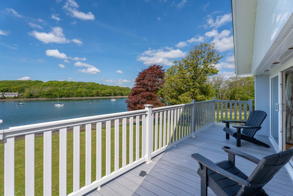 Property photo 2 of 50