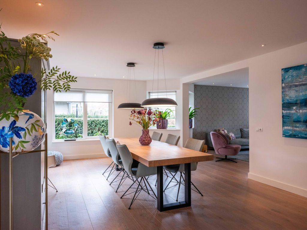 Property photo 3 of 54