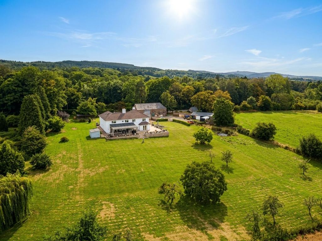 Property photo 1 of 52