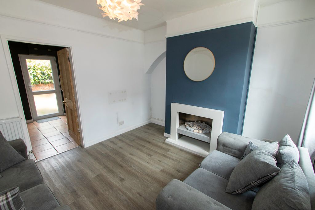 Property photo 3 of 19