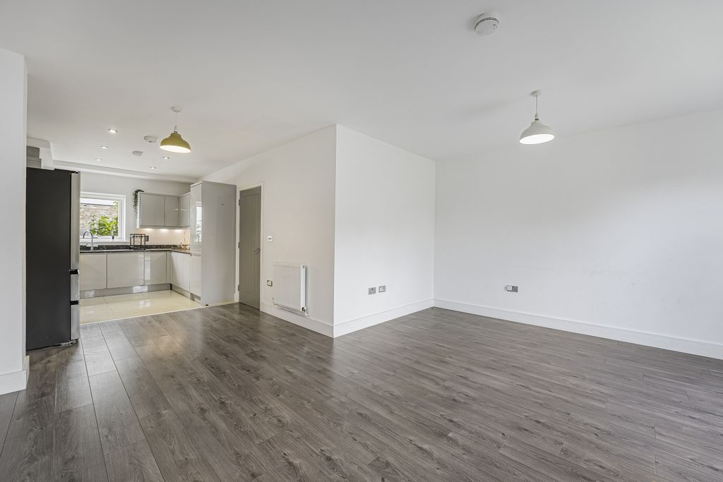 Property photo 2 of 12 Dsc00456