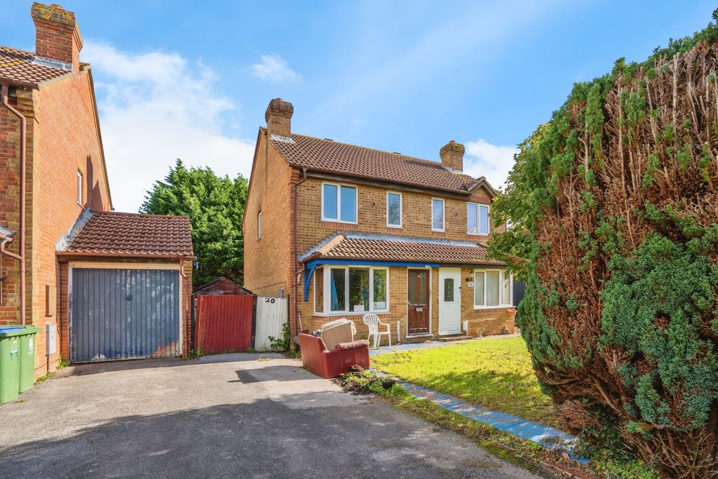 Property photo 2 of 20