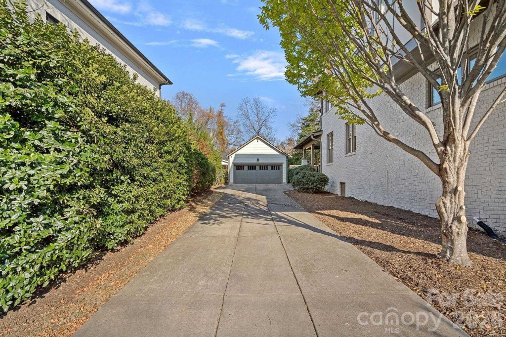 Property photo 2 of 3 <Alttext/>