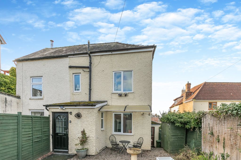 Property photo 1 of 25