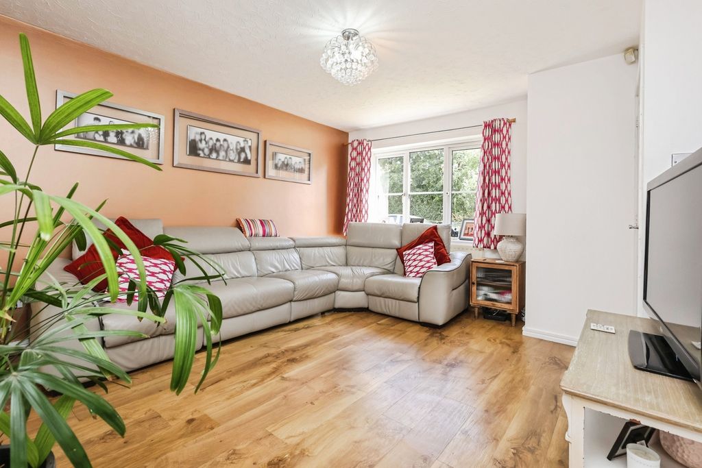 Property photo 3 of 19 Pbox-Img.Jpg
