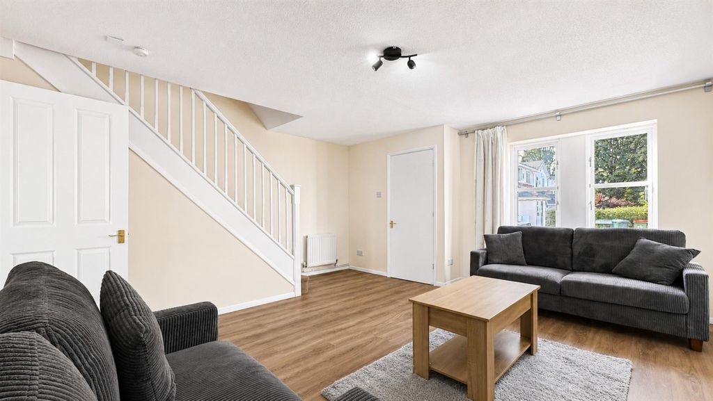 Property photo 3 of 14 Richard House Drive, E16 For Sale By Barrain Londo