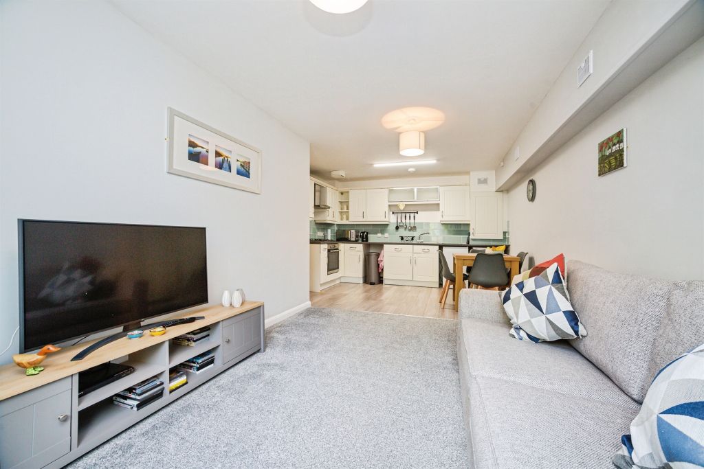 Property photo 3 of 16