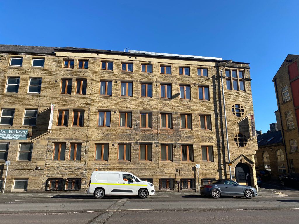 Property photo 2 of 8