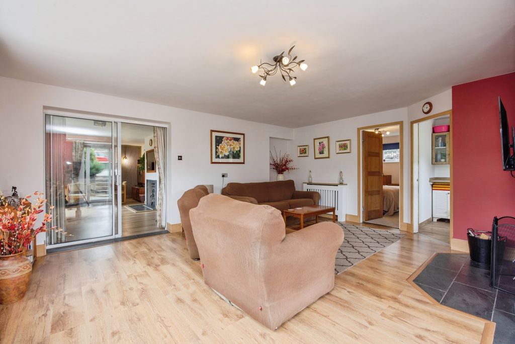 Property photo 2 of 24 Pbox-Img.Jpg