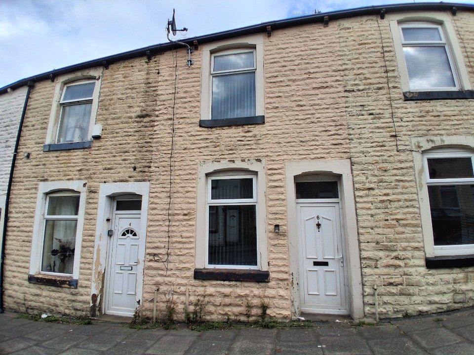 Property photo 1 of 18