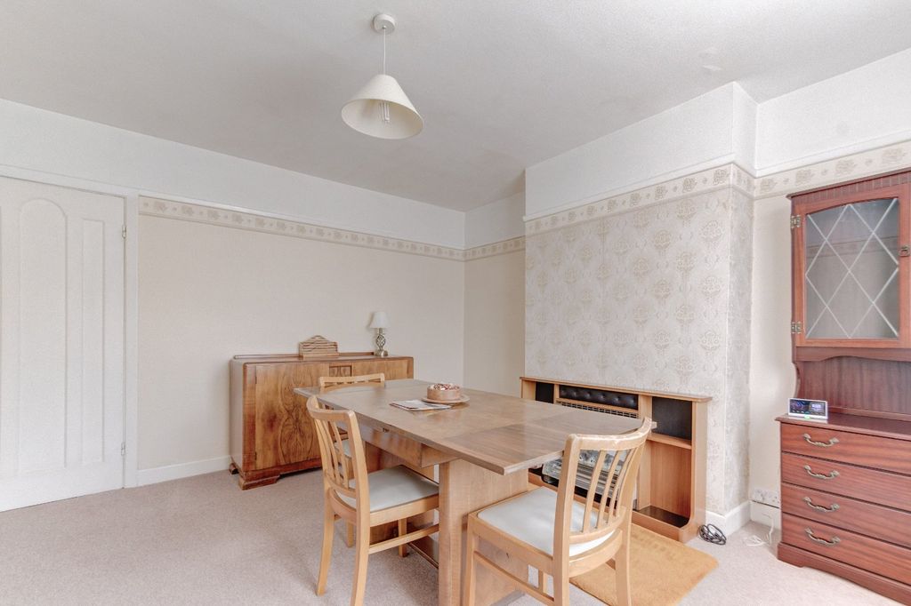 Property photo 2 of 15 Picture No. 13