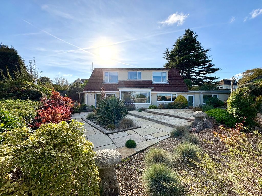 Property photo 3 of 46