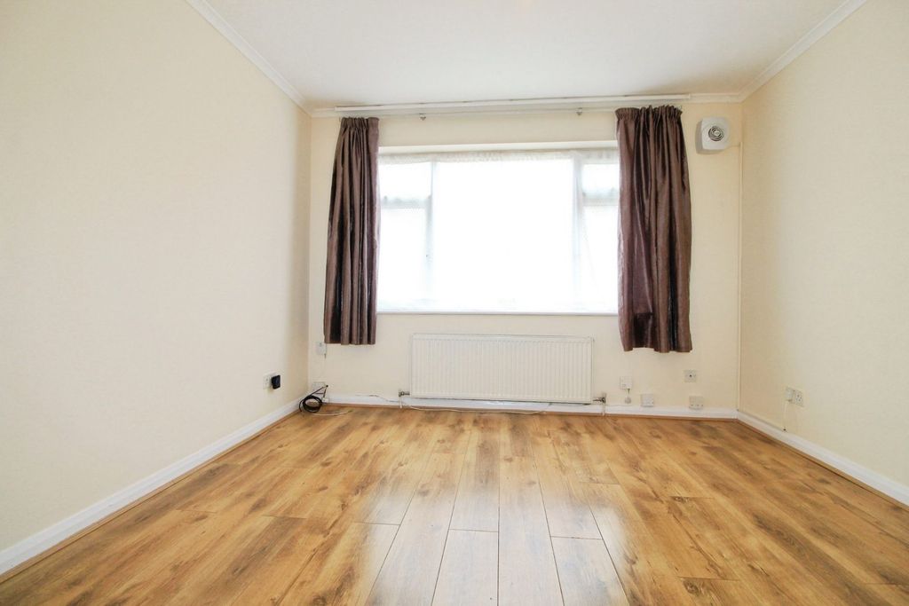 Property photo 2 of 11 Gallery