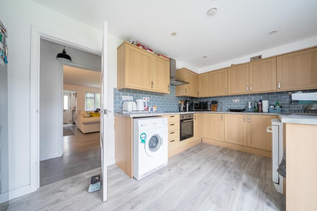 Property photo 3 of 20 Kitchen