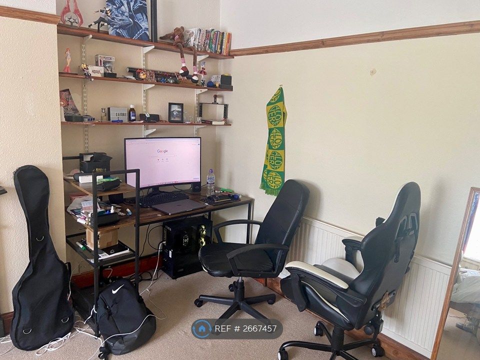 Property photo 2 of 12