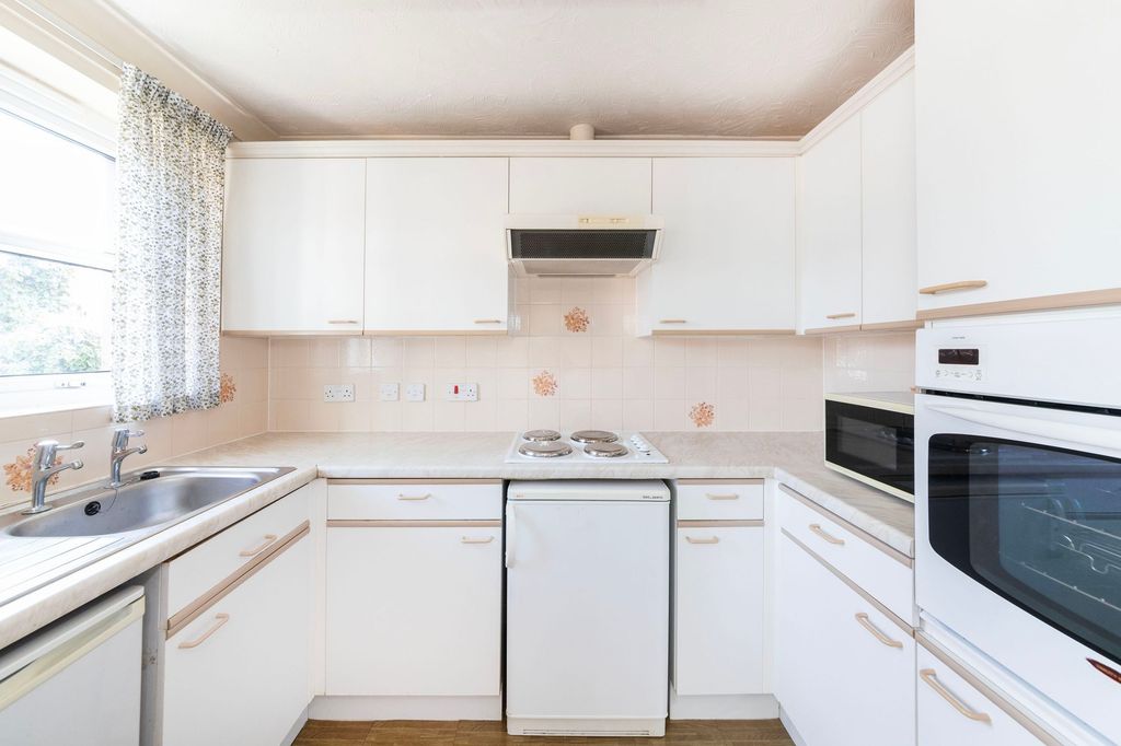 Property photo 2 of 11