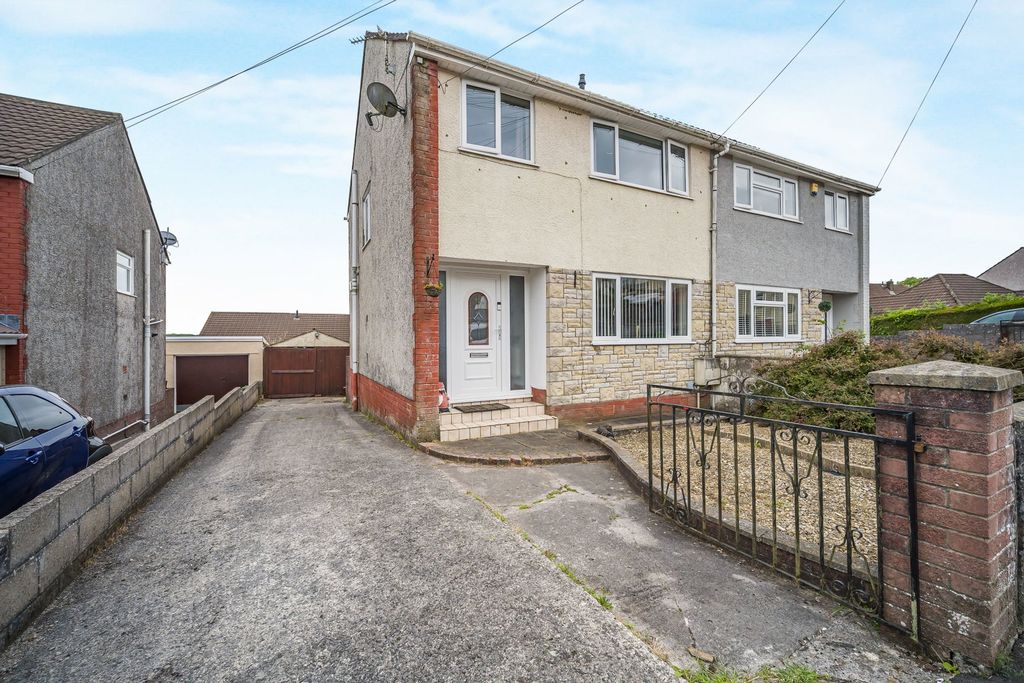 Property photo 1 of 26