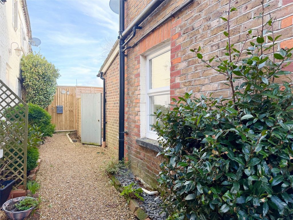 Property photo 1 of 9 Picture No. 06