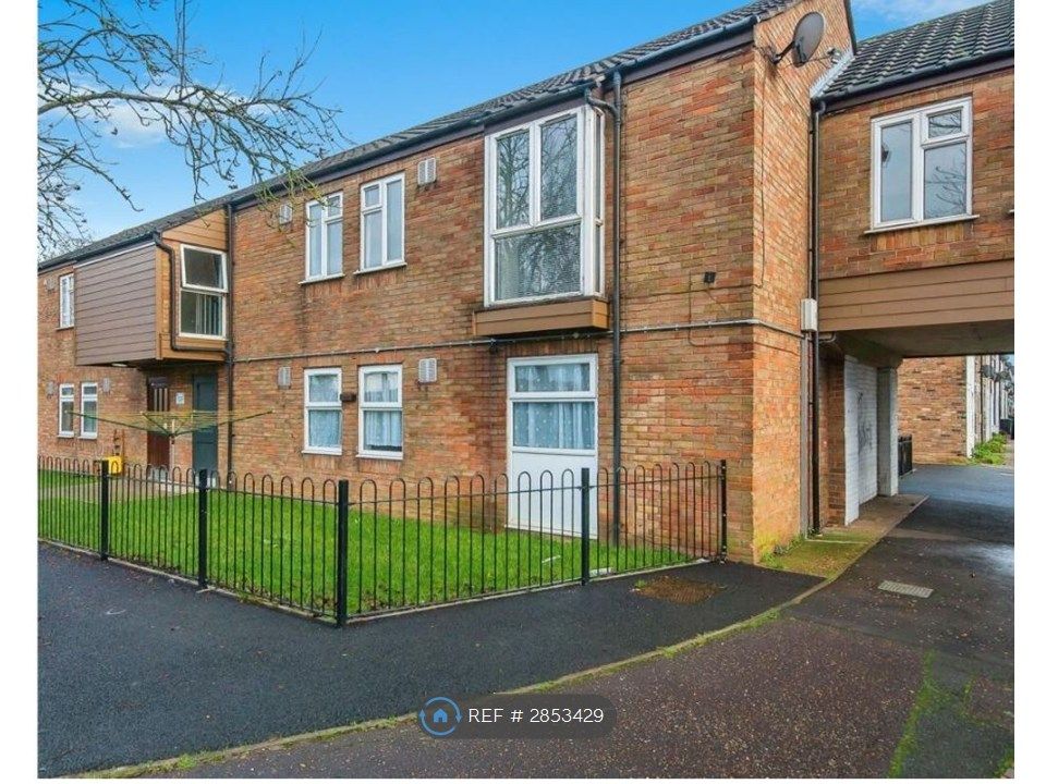 Property photo 1 of 17 Outside