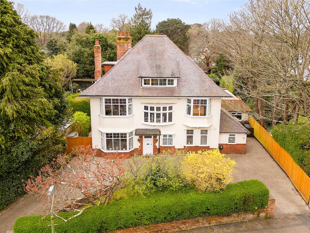 Property photo 1 of 28