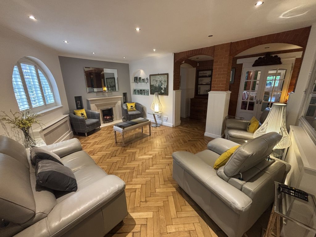 Property photo 2 of 6 Photo 1